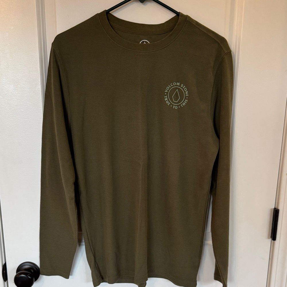 Volcom Men's Long Sleeve Tee in Olive Green